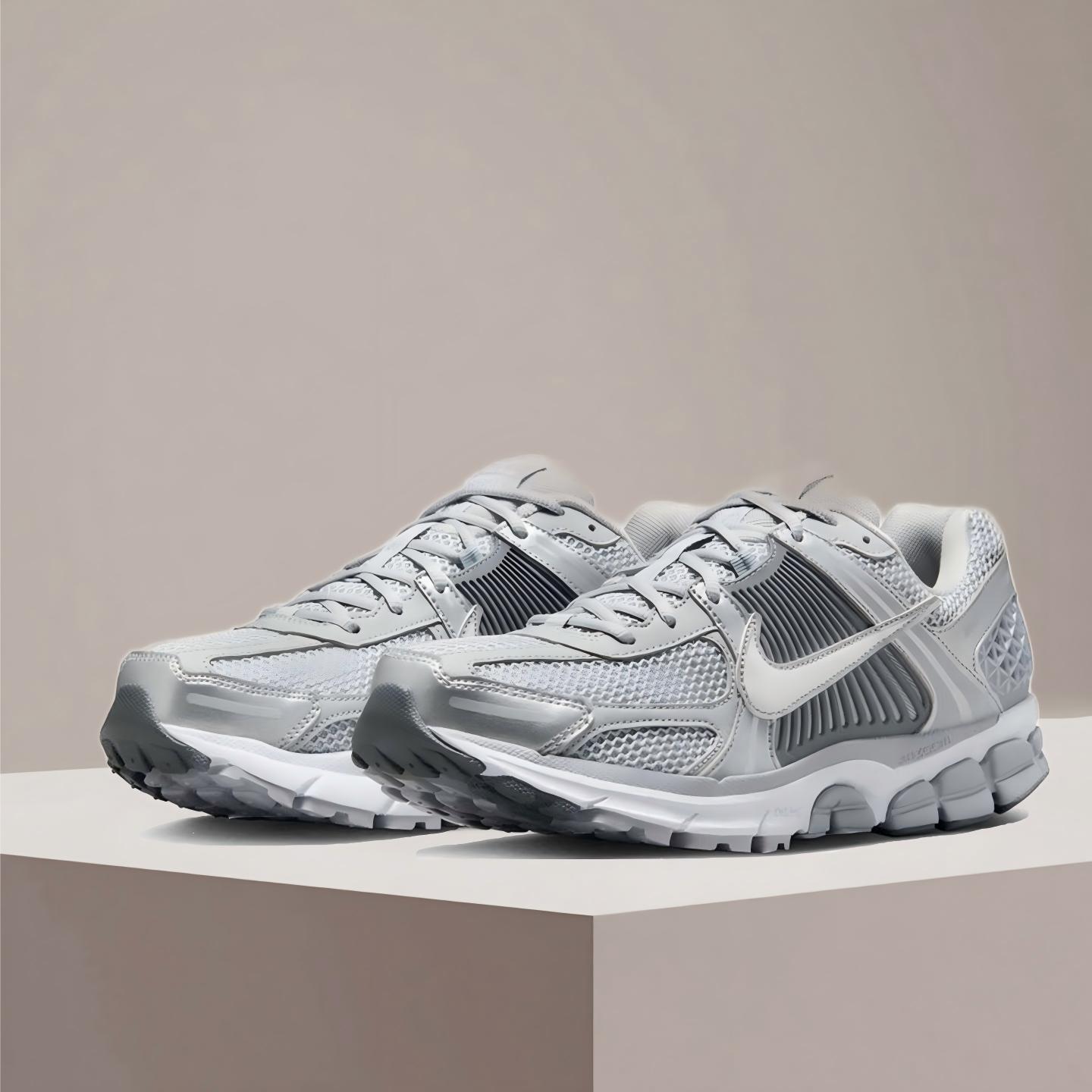 Women Shoes Zoom - รองเท้าวิ่งไนกี้ ซูม โวเมโร 5 แยงกี้ส์ ยูนิเซ็กส์